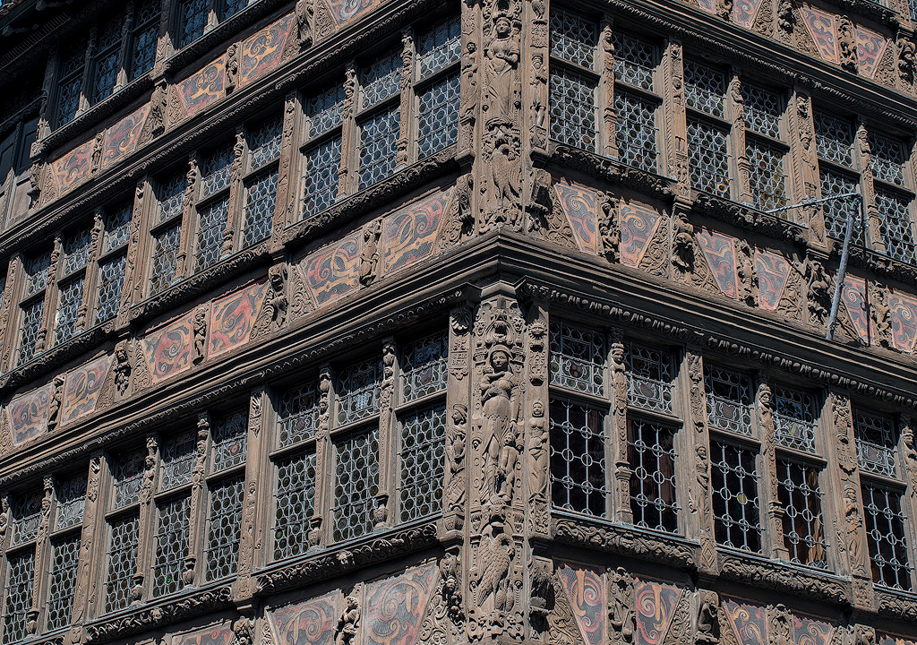 Rhein-04---2017-Rhein-04---201717X_5695-1-Kopie.jpg - Alte Handwerkskunst an einer der vielen interessanten Fassaden